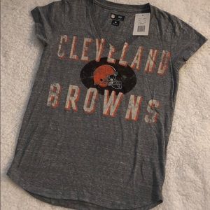 NWT Cleveland Browns V-neck Tee M 🏈